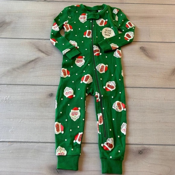 🎄🎅🏼 Christmas pajamas onesie Zippie glow in the dark🎅🏼🎄18/24 VHTF - NWT - Picture 4 of 7